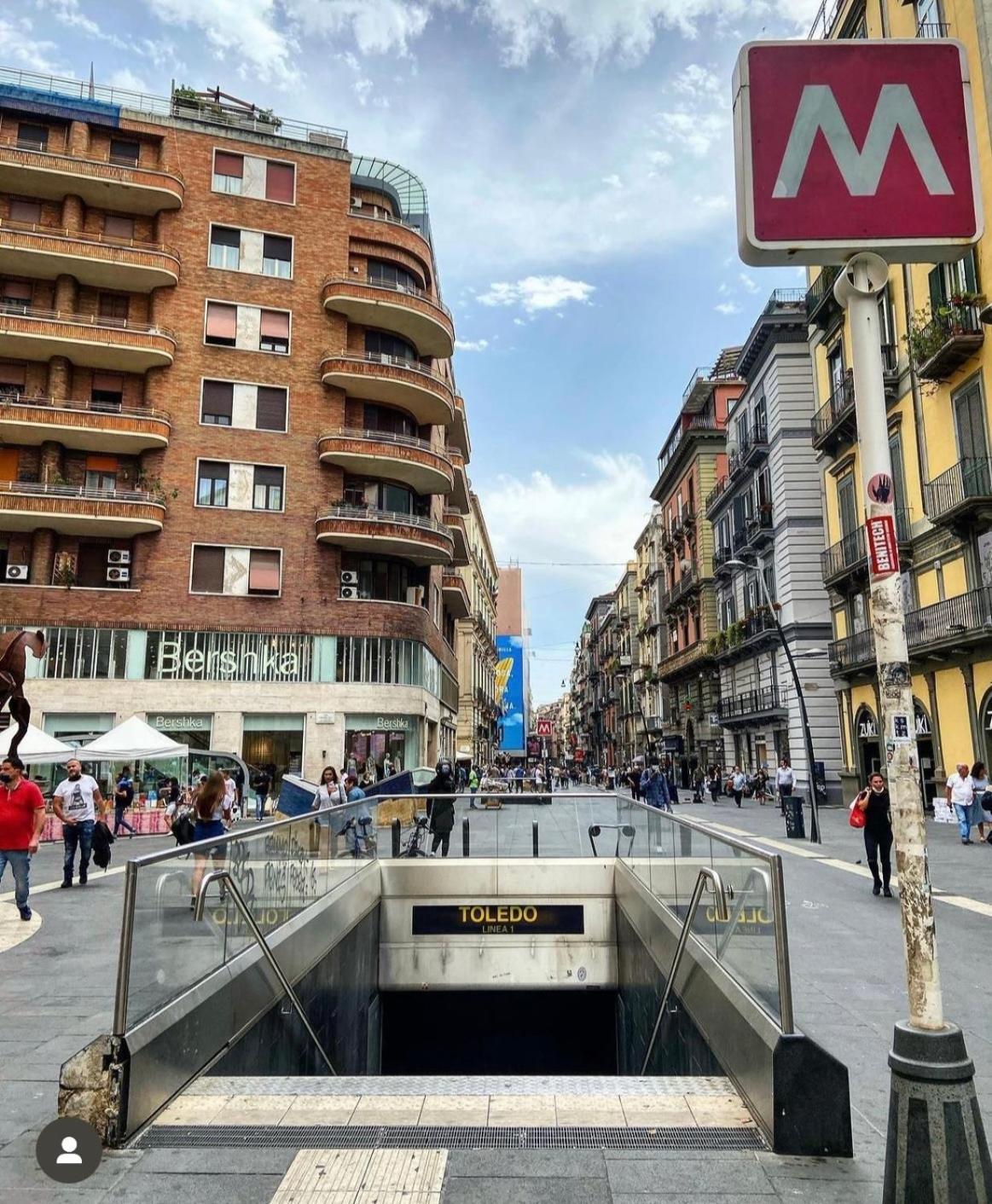 Casa Vacanza La Spagnola 那不勒斯 外观 照片